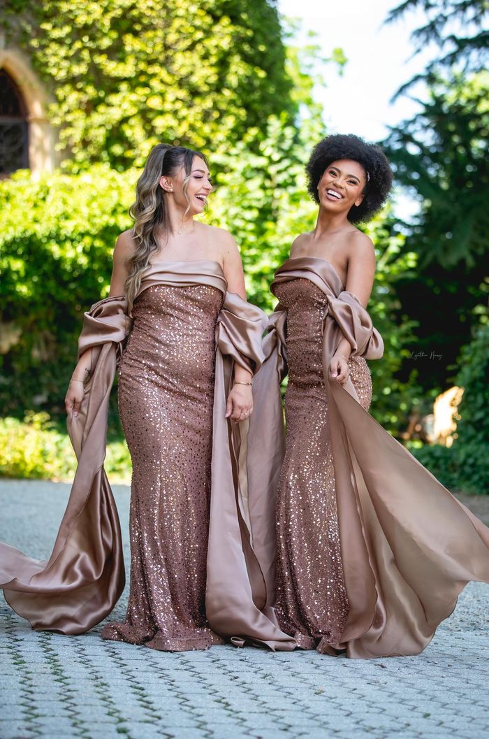 Robe de bal paillettes avec manches en cape