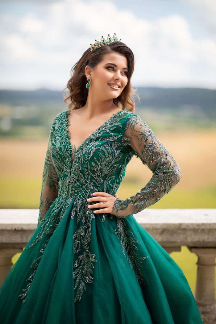 Robe de fiançailles vert émeraude à manches longues